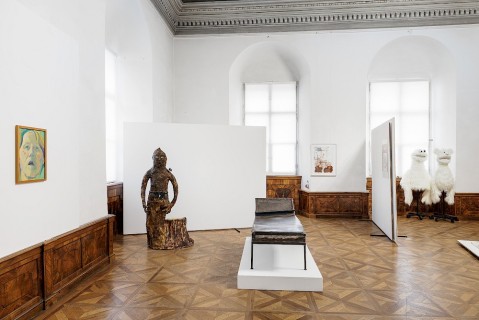 Exhibition view, Ins Dunkle schwimmen. Abysses of the Creative Imperative, 2024, photo: (c) Manuel Carreon Lopez, kunst-
dokumentation.com / Collection and Archive, University of Applied Arts Vienna / Archive Franz West, Estate Franz West