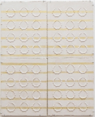 LaKeela Brown,
                                          Round Bamboo Earrings with Gold Lines Relief, 2018, Gips, Acryl 103 x 83 cm, © Courtesy: Die Künstlerin und Galerie Lars Friedrich
                                          