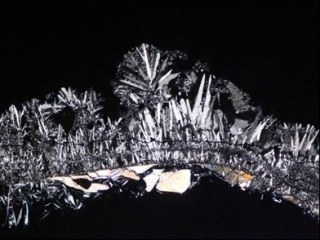 Au limestone treated with a silicate consolidant agent:
                                          due to excessive adhesion combined with high shrinkage, the uppermost grain layers are detached, © Elisabeth Mascha.