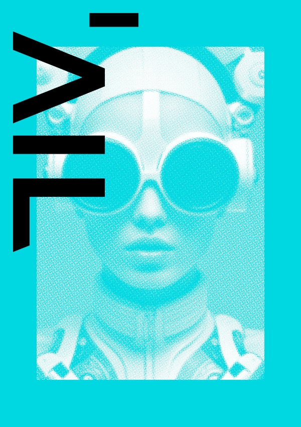 Eine Frau in futuristischer Kleidung