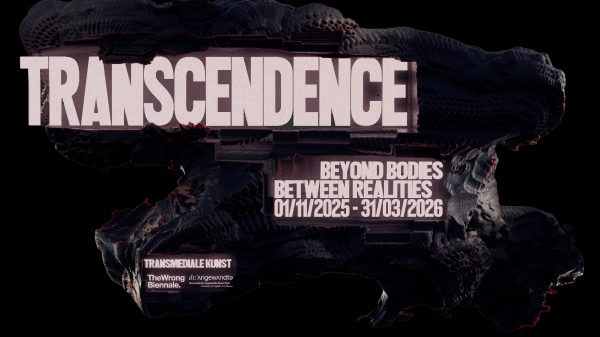 Ausstellungsposter, Schriftzug Transcendence auf schwarzem abstraktem
                                          Objekt